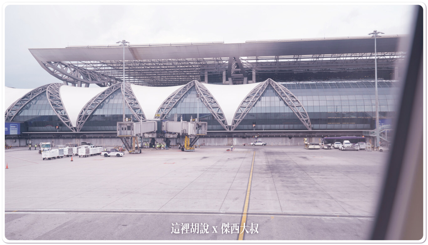 長榮航空飛行記錄 BR68 LHR-BKK-TPE 倫敦希斯洛-台北 商務艙 2B航廈要走15分：BKK 中轉：本次使用D7登機門