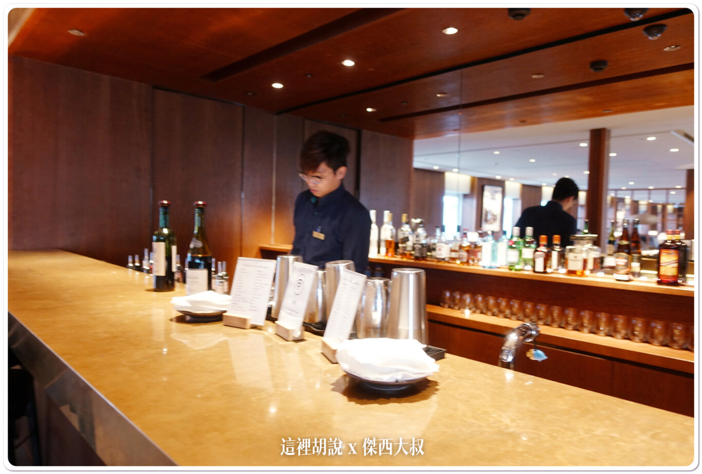 喝酒不開車 開車不喝酒 未滿十八歲請勿飲酒