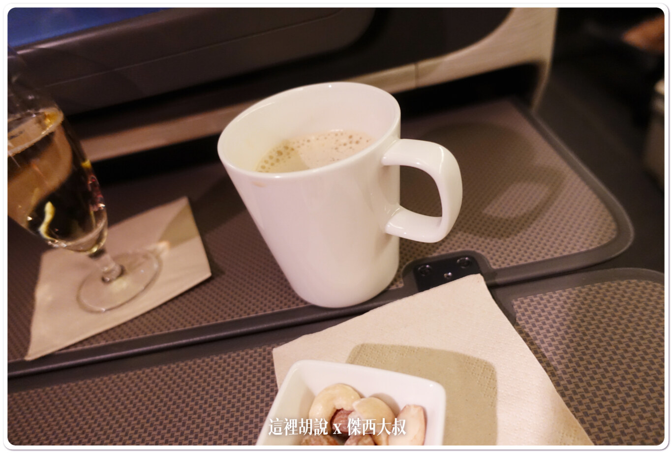 2017 TPE-KIX CX564 國泰航空 商務艙飛行紀錄 照片紀錄：TPE-KIX 商務艙：餐點