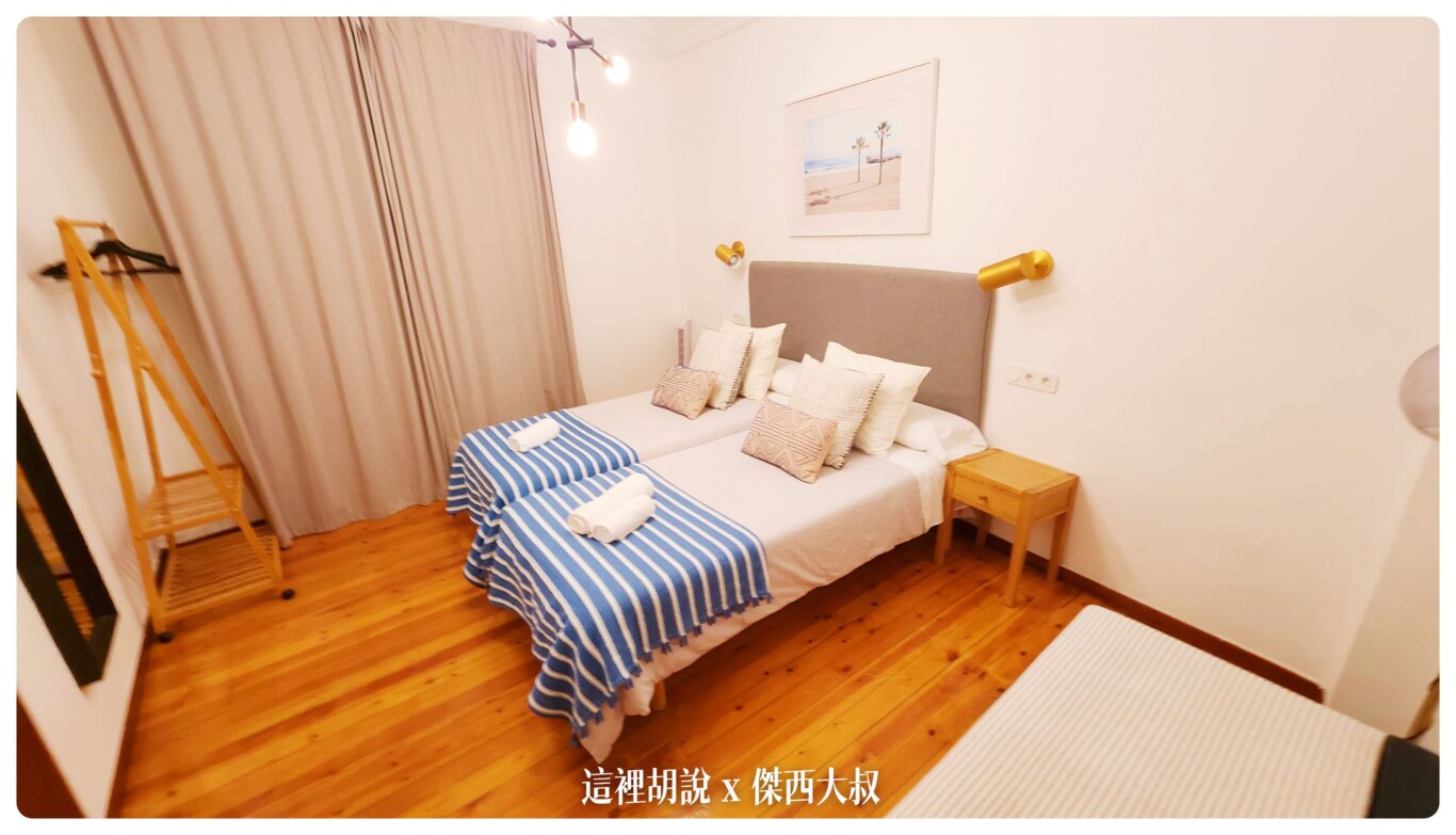 西班牙洛格羅尼奧 Logrono 公寓住宿 Piso centro Logroño. En calle Laurel：三間房間