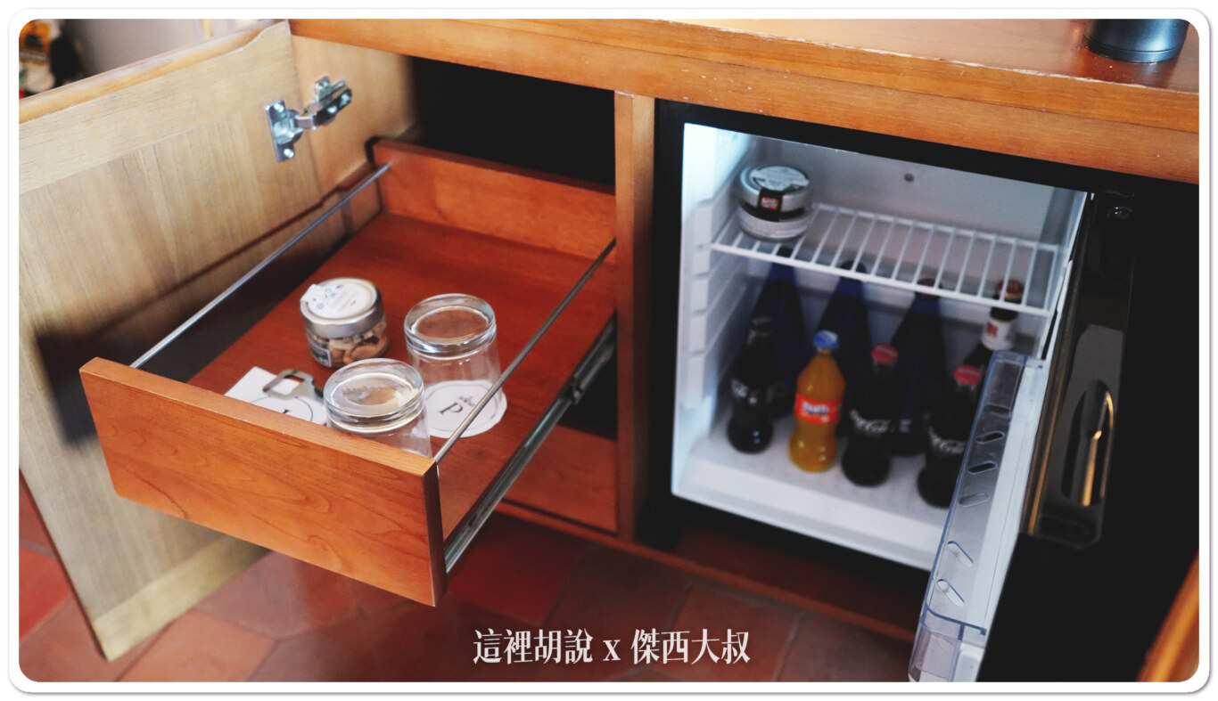 MINIBAR裏頭飲料是需要付費的