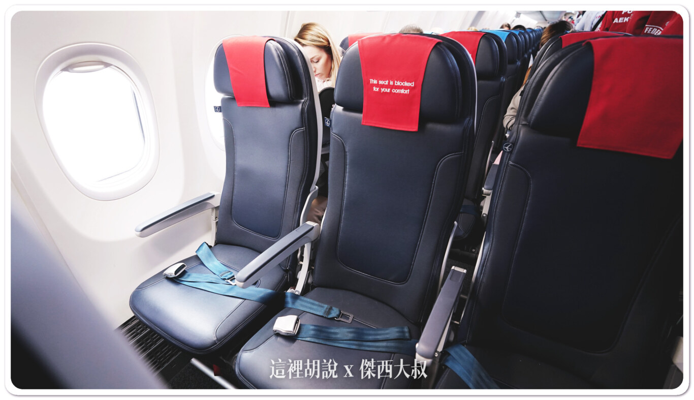 飛行記錄：波蘭航空 737MAX-8 WIFI型機上娛樂系統 華沙飛往馬德里 區域商務艙：商務艙座位
