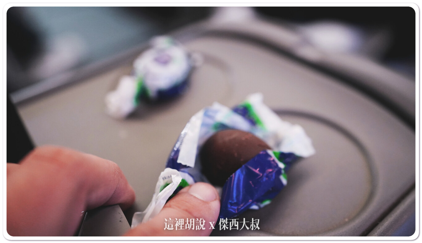 波蘭航空 仁川-華沙 B787 商務艙飛行記錄 ICN-WAW LO98/LO97：降落之前的波蘭巧克力