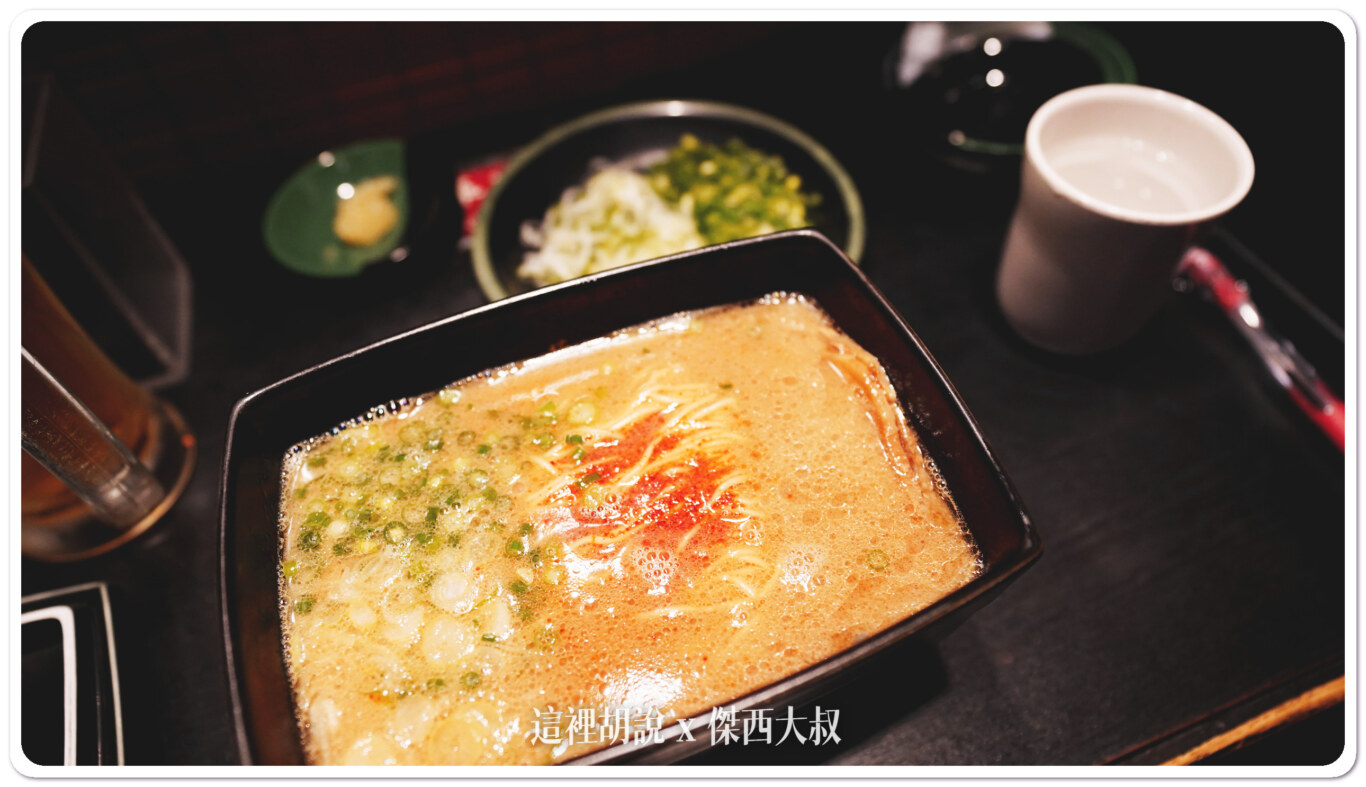 福岡博多運河城 三個小時逛不夠 水舞.一蘭.戶外用品 怕你時間不夠走不出來而已！：博多運河城：一蘭拉麵 特殊造型方形碗(黃區 B1)