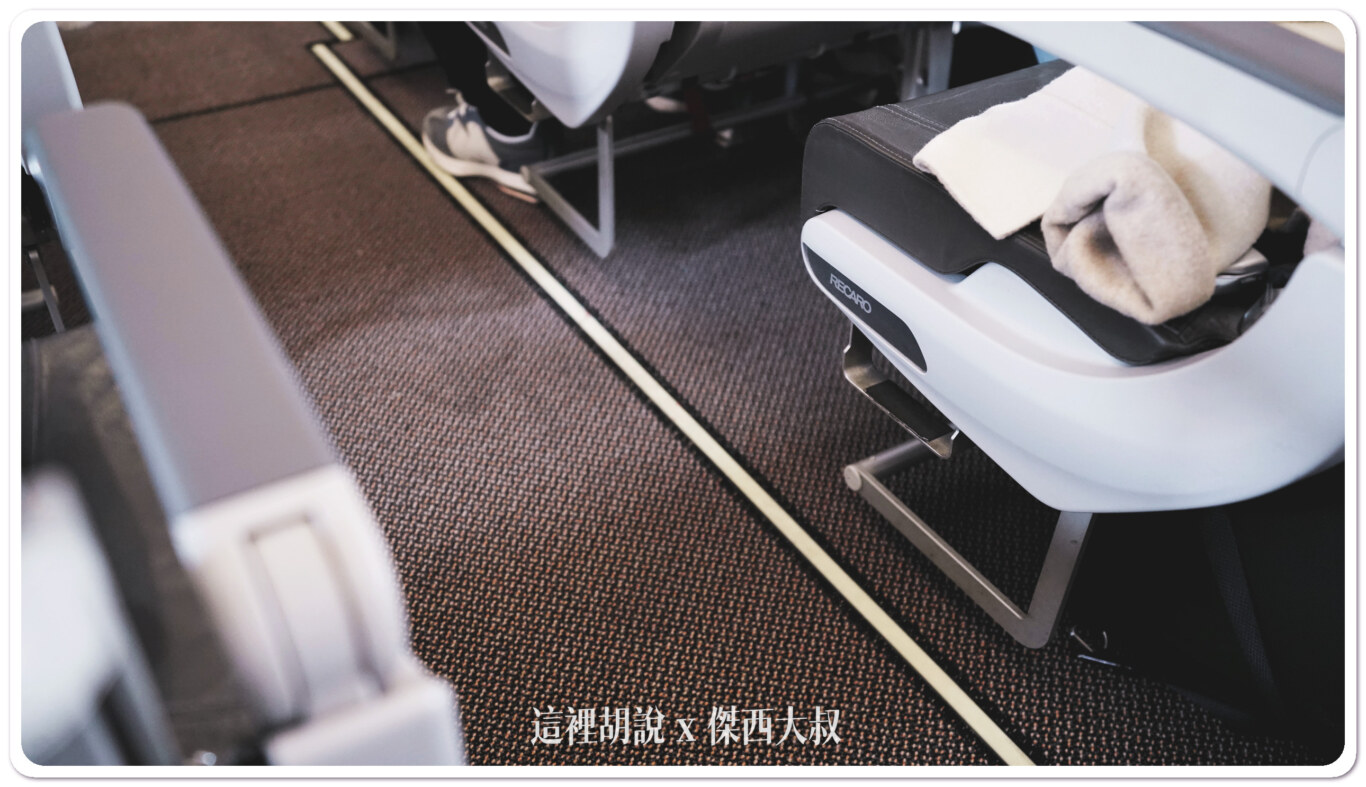 這款跟NEO的設計非常接近