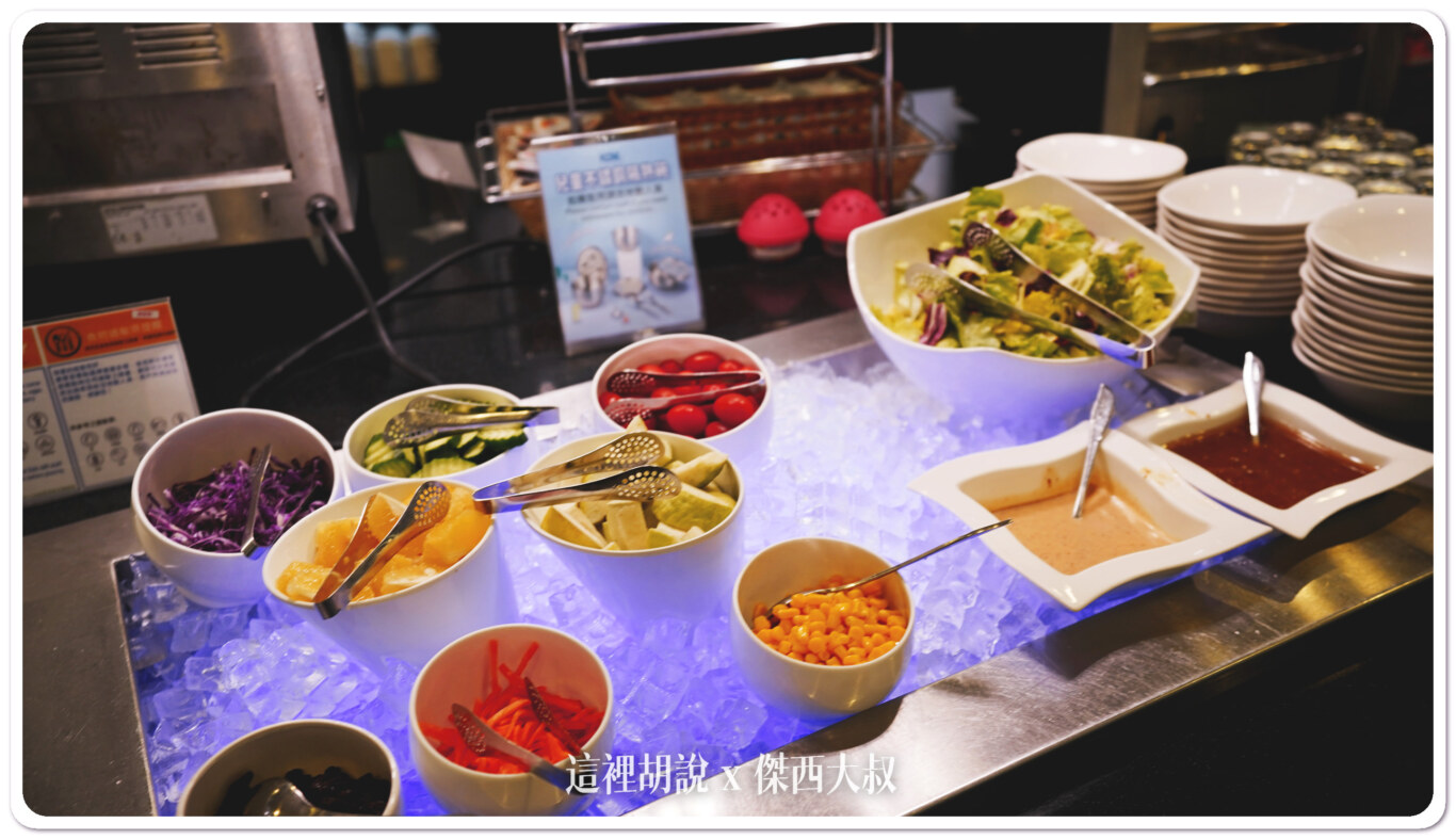 長榮航空貴賓室 桃園機場 The Infinity 限定商務艙才可進入:取餐區域/提供餐食 長榮航空貴賓室 桃園機場 The Infinity 限定商務艙才可進入:取餐區域/提供餐食