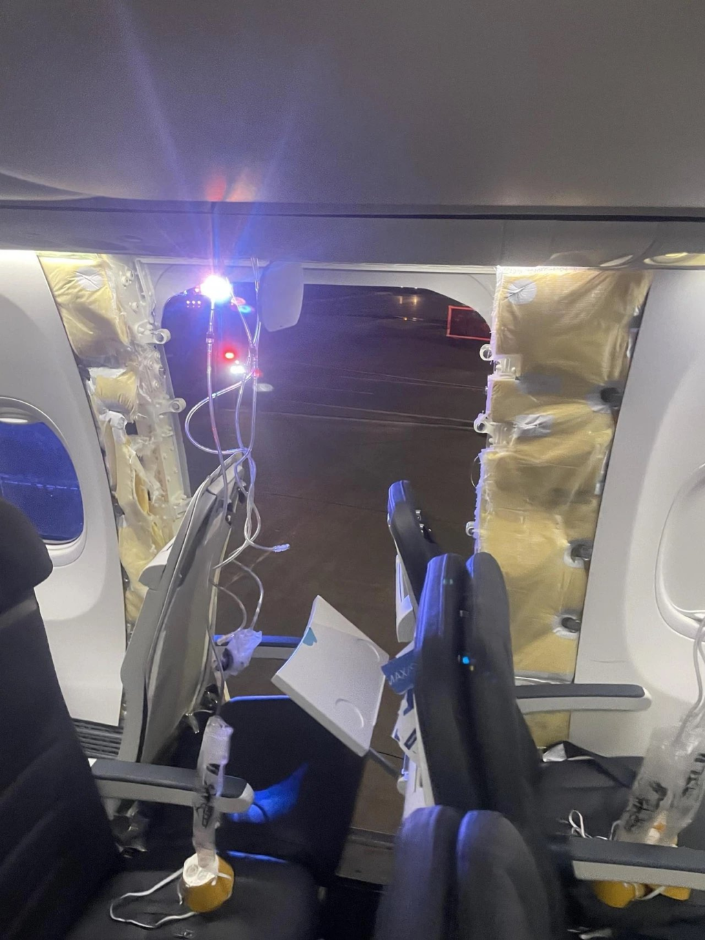 阿拉斯加航空 AS1282 737MAX9新機 逃生出口起飛後脫離事故 [影片] - 這裡胡說 JL TALKS