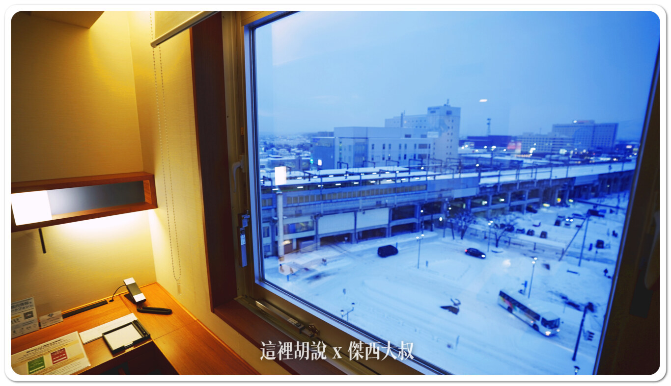 窗外就是JR千歲車站