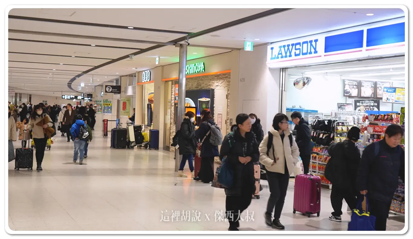 北海道新千歲機場 國內線出發報到櫃台：一樓抵達區：AB區