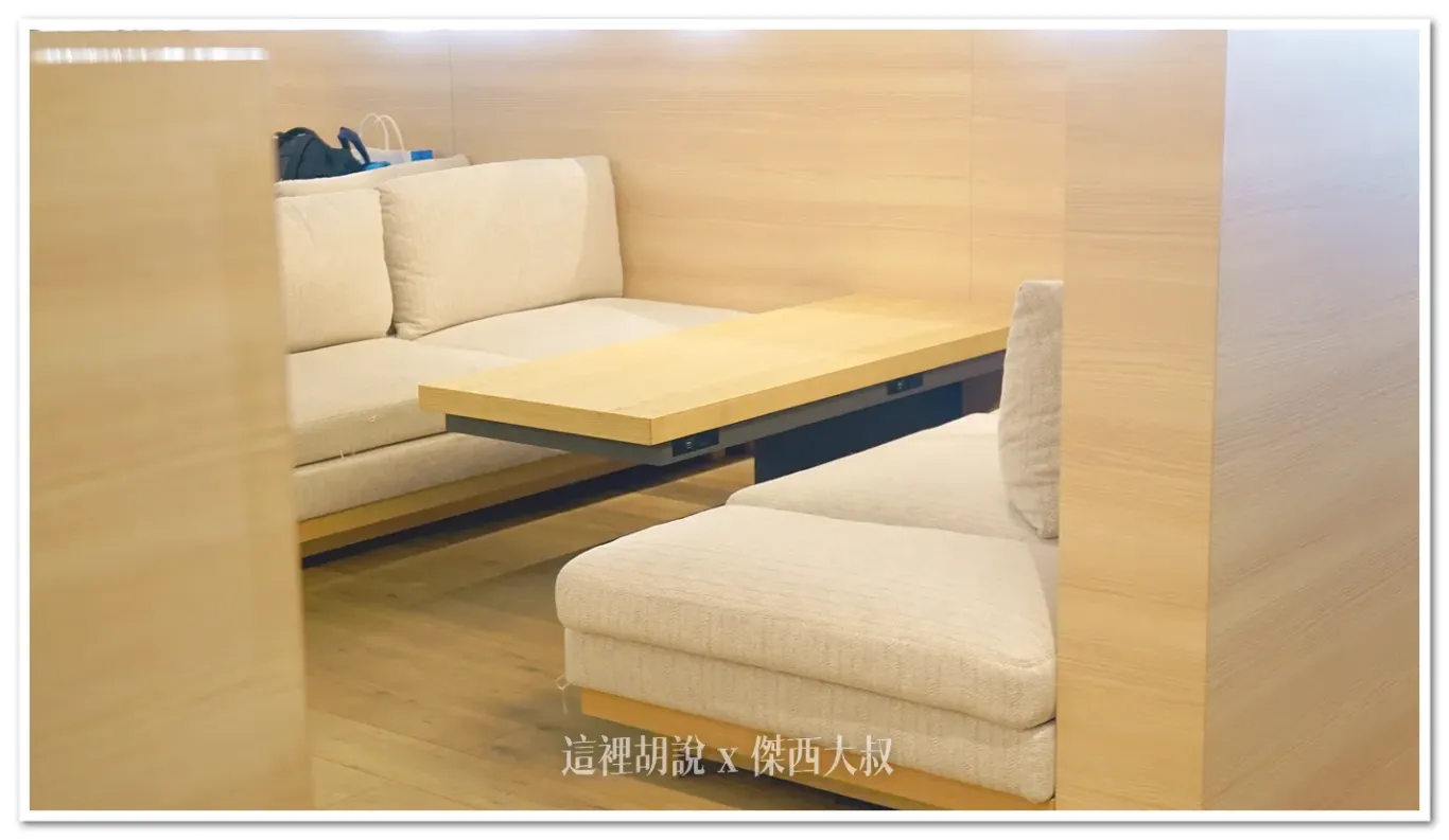 北海道新千歲機場 國際線 ROYAL LOUNGE 航空公司貴賓室:休息空間 北海道新千歲機場 國際線 ROYAL LOUNGE 航空公司貴賓室:休息空間