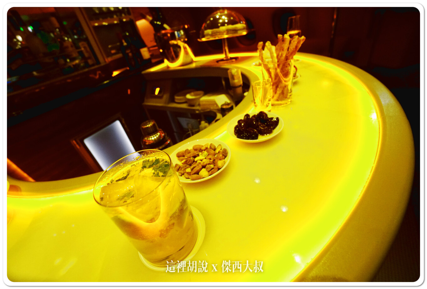 飛行記錄：阿聯酋 Emirates A380 商務艙 TPE-DXB-MAD 台北杜拜馬德里 DXB貴賓室：TPE-DXB：座位的MINI BAR