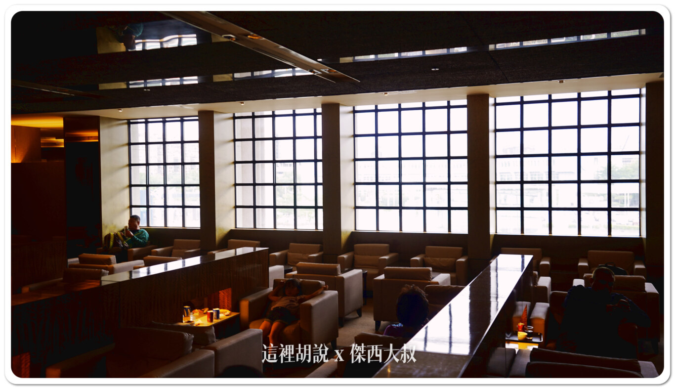 松山機場高雄空廚貴賓室 肉燥飯+排骨 其他免費休憩空間：貴賓室座位空間