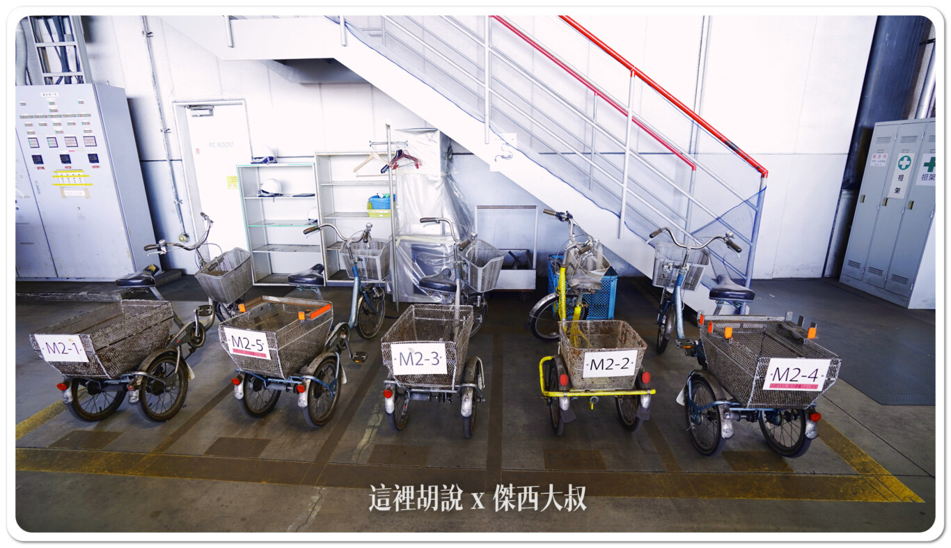 維修機棚常見的三輪車,用來載運設備零件 維修機棚常見的三輪車,用來載運設備零件
