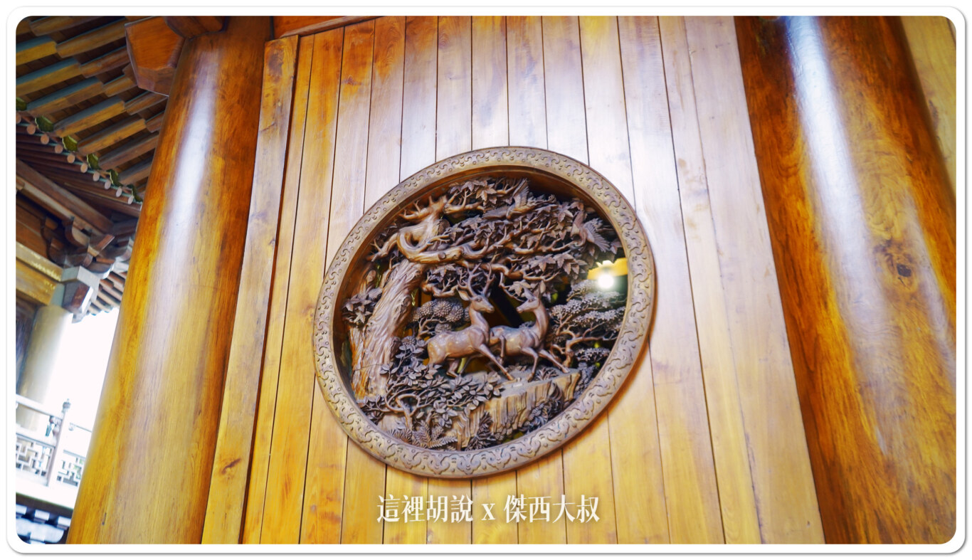 因為他們本身算是近代才重新建立的廟，所以很多木雕都相對比較新