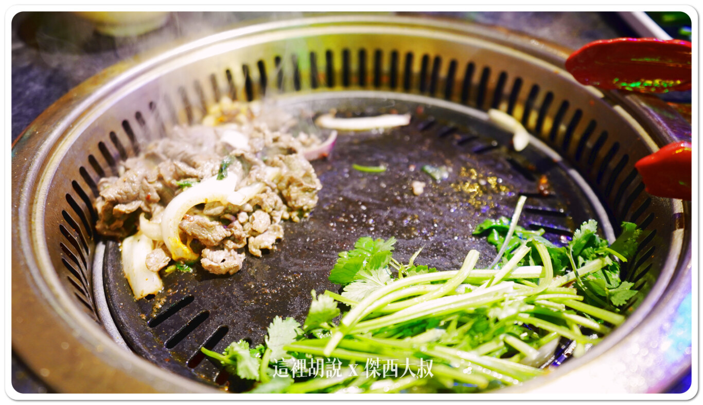 加點一份香菜，結果香菜也是拿來炒