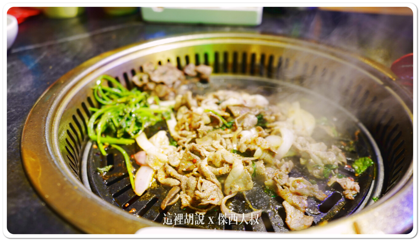 上海普陀 東北棒小伙齊齊哈爾烤肉 中山北路店 這一間值得二訪：看我們吃了什麼