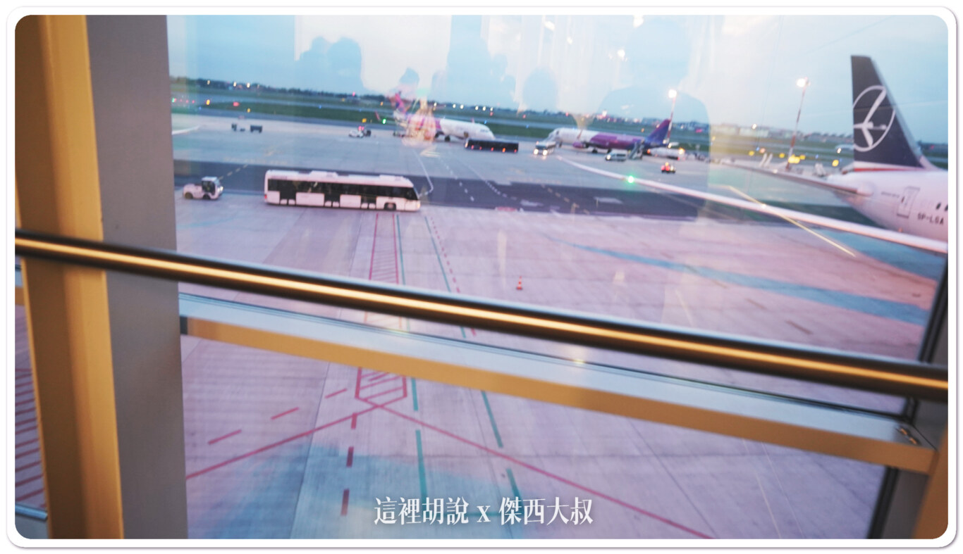 空側作業 波蘭華沙蕭邦機場(WAW) 2023-10：ICN-WAW
