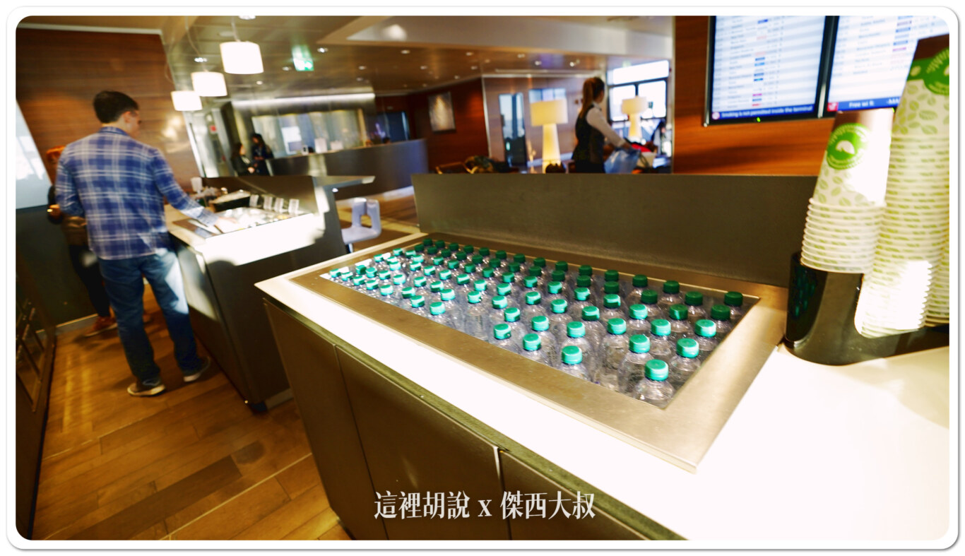 米蘭機場 非深根區貴賓室 SALA MONTALE LOUNGE：取餐區