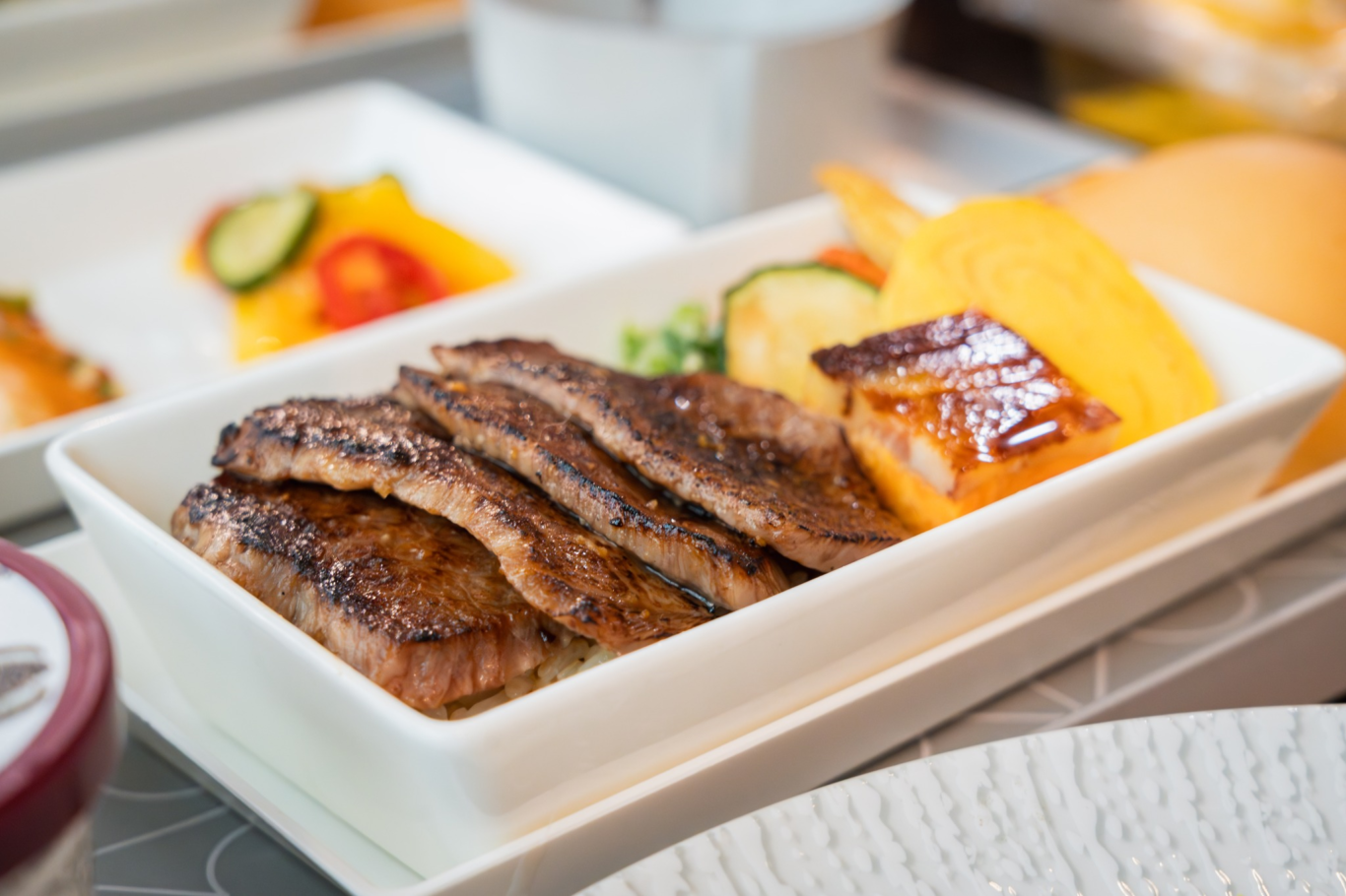 豪經艙 老乾杯日本A5和牛燒肉飯活動現場照片照片來源：長榮航空FB