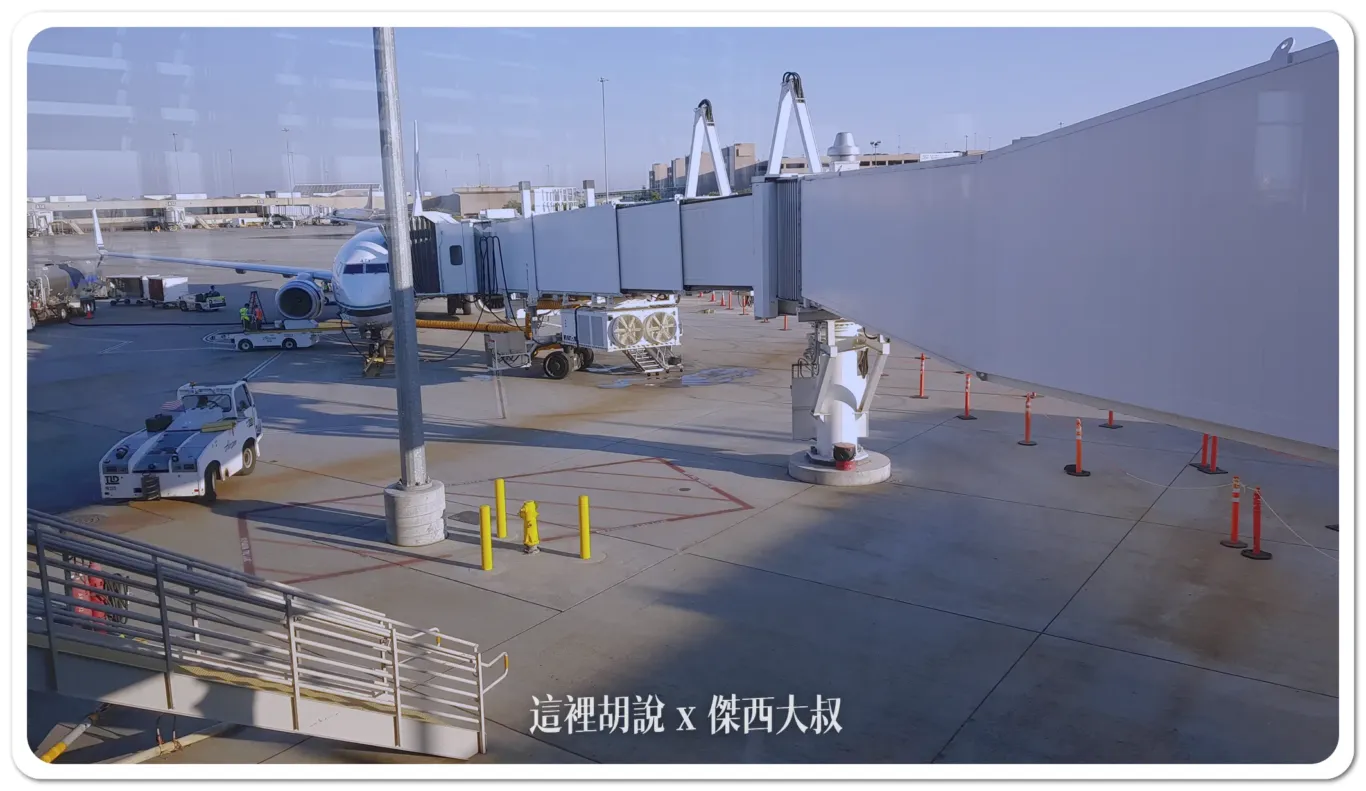 阿拉斯加航空 SEA-SMF AS610 飛行紀錄 西雅圖飛沙加緬度 737 商務艙飛行記錄 - 這裡胡說 JL TALKS