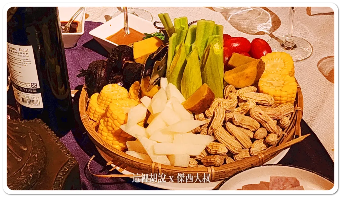 君品飯店宴會廳 宴席桌菜 從前菜開始就沒想要讓你餓到：台灣野菜盤