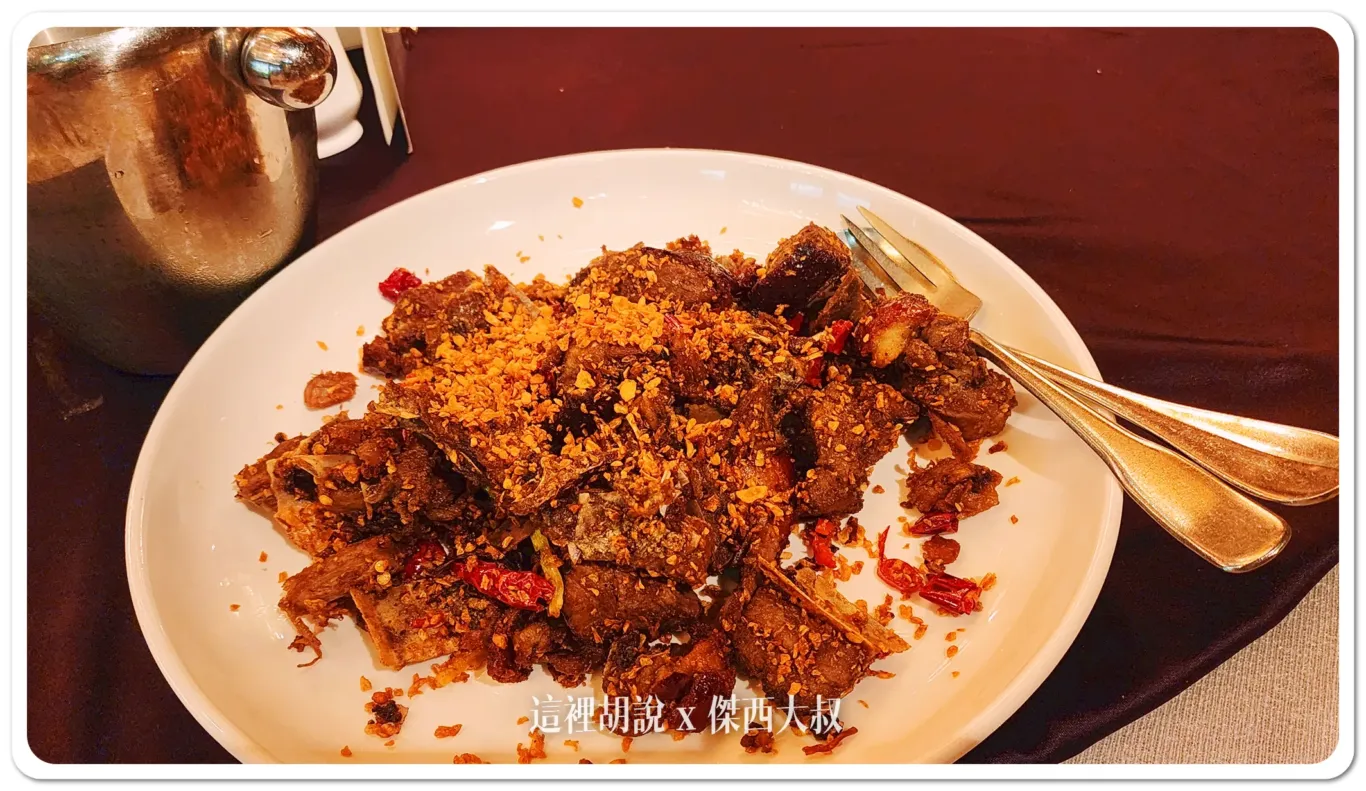 君品飯店宴會廳 宴席桌菜 從前菜開始就沒想要讓你餓到：火焰片皮鴨