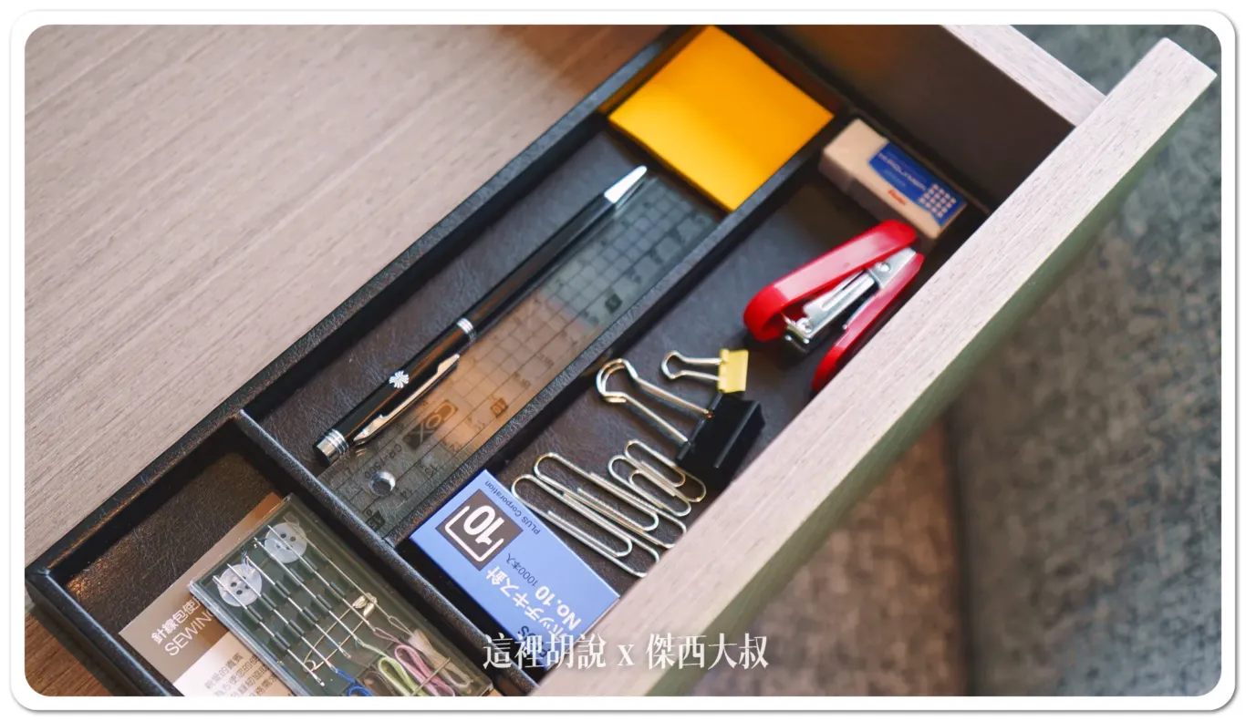 Open up the drawer, and you'll find a seriously complete stationery set. I've got to say, this is probably one of the most comprehensive stationery sets I've seen in a hotel room.