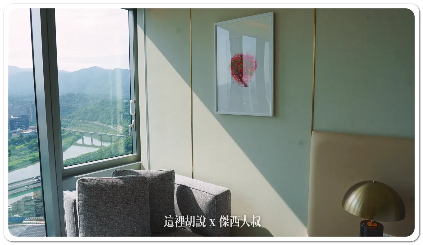 New to Nangang, Next to TaiNEX -  GRAND HILAI TAIPEI：Day and Night: Changing Light and Shadows