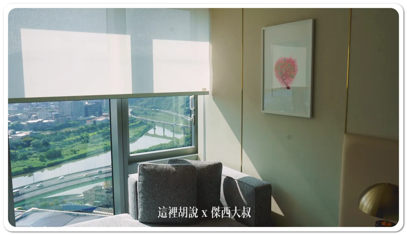 New to Nangang, Next to TaiNEX -  GRAND HILAI TAIPEI：Day and Night: Changing Light and Shadows