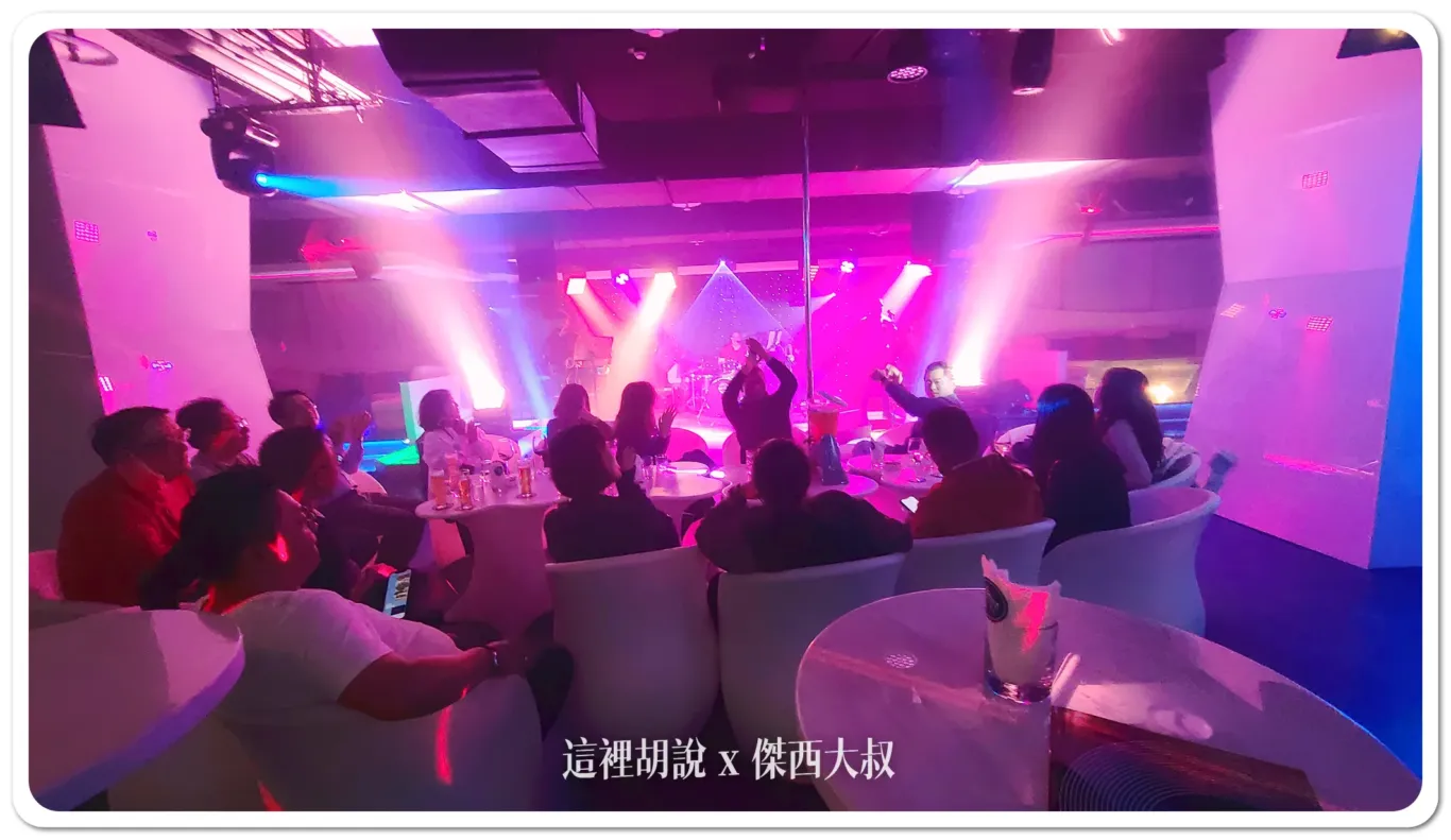 華信環台飛行 Day 4 飯店 澎湖福朋喜來登飯店 三訪 這次知道有BAR跟IRENT在樓下：深夜的酒吧