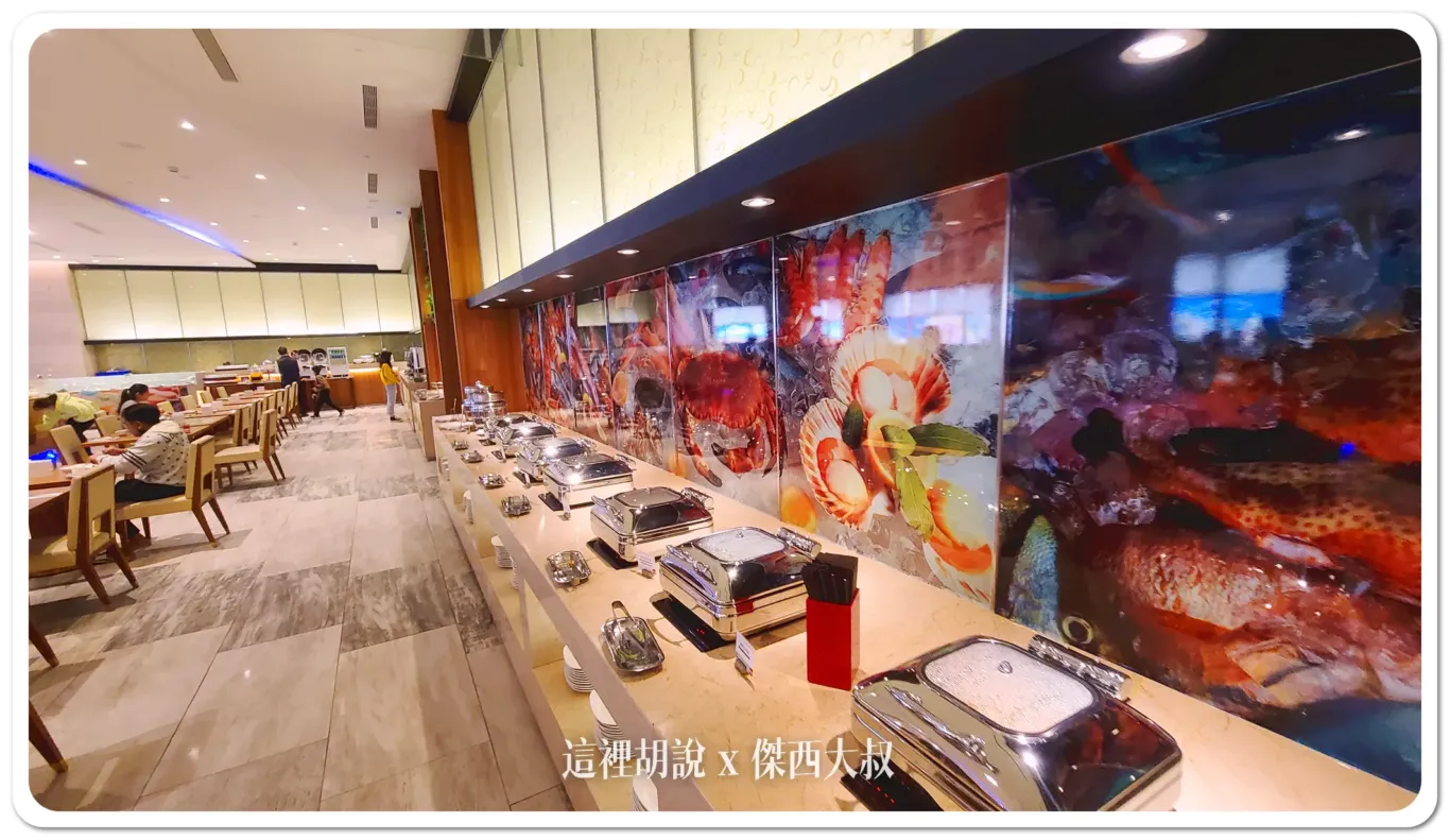 華信環台飛行 Day 4 飯店 澎湖福朋喜來登飯店 三訪 這次知道有BAR跟IRENT在樓下：早餐自助餐