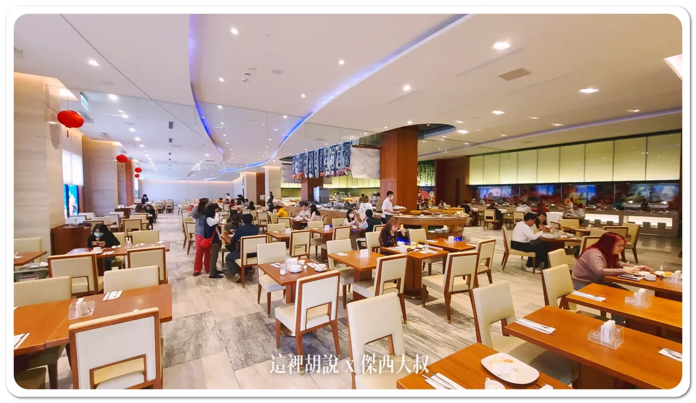 華信環台飛行 Day 4 飯店 澎湖福朋喜來登飯店 三訪 這次知道有BAR跟IRENT在樓下：早餐自助餐
