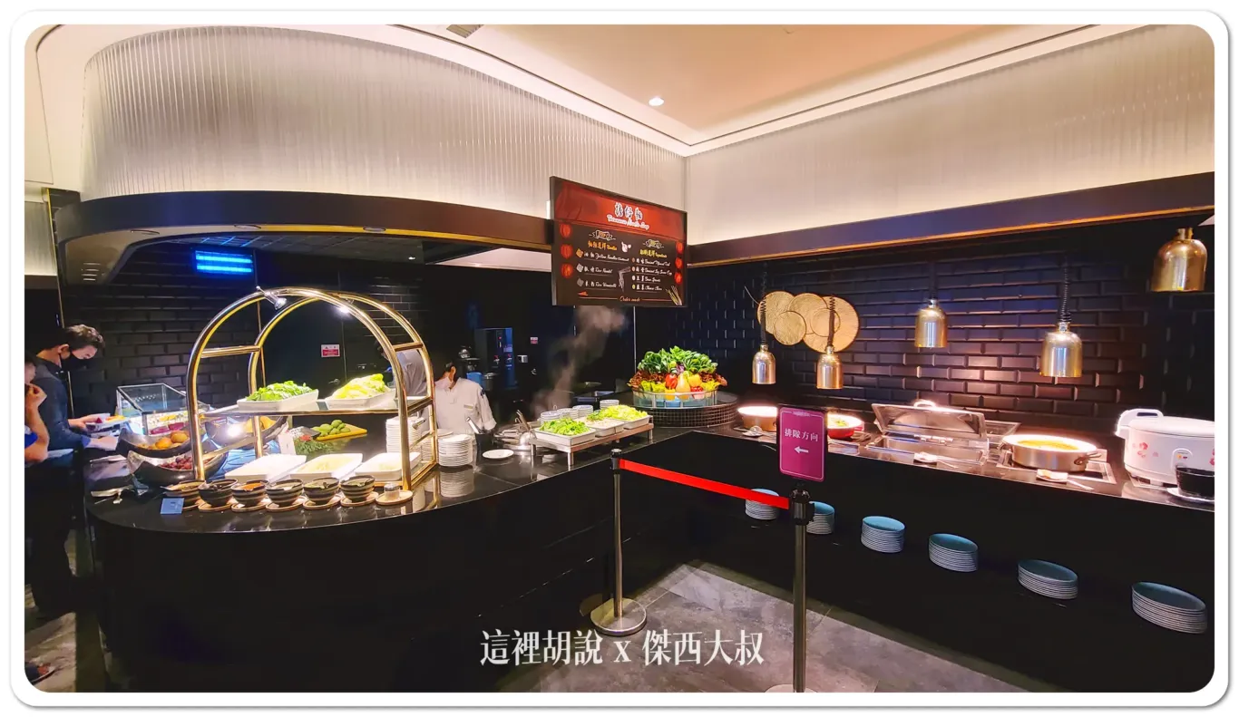 華信環台飛行 Day 3 飯店 高雄漢來飯店  維護得非常好的高雄老字號飯店：自助餐廳