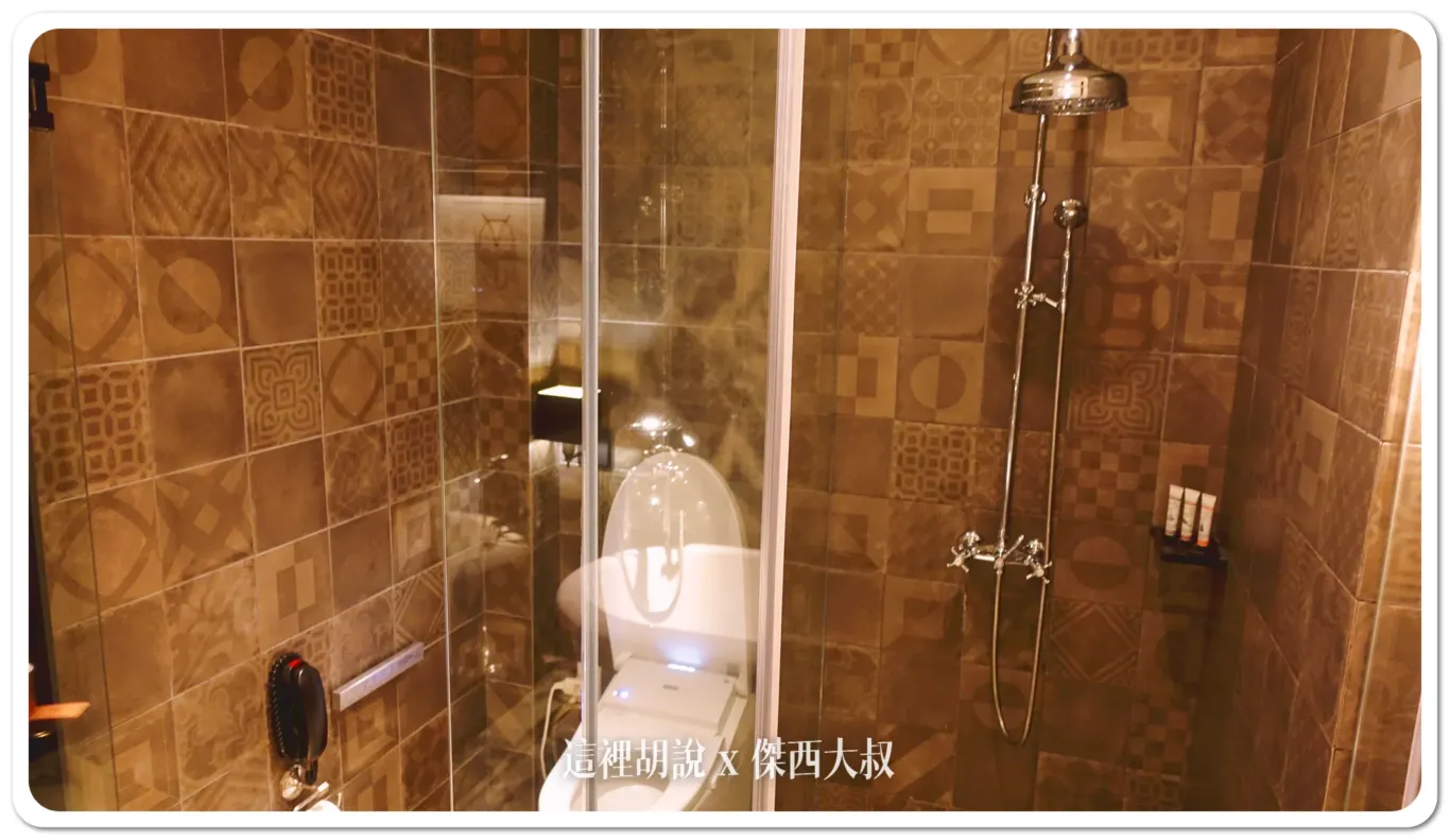 台北大安賦樂旅居 設計旅店開箱 處處是都暗藏設計：浴室空間