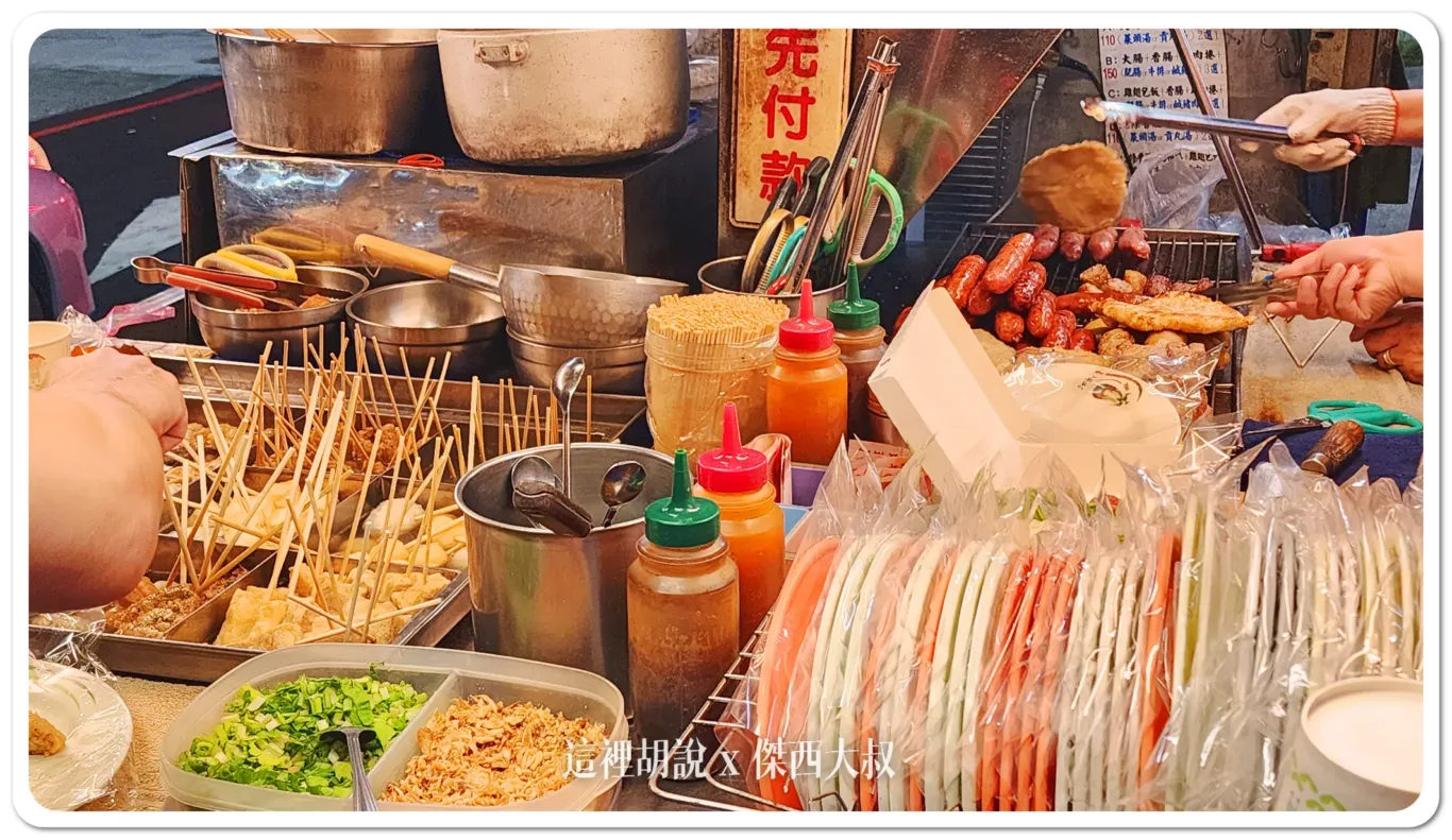 餐盤用塑膠袋包好,相對衛生也不用洗碗 餐盤用塑膠袋包好,相對衛生也不用洗碗