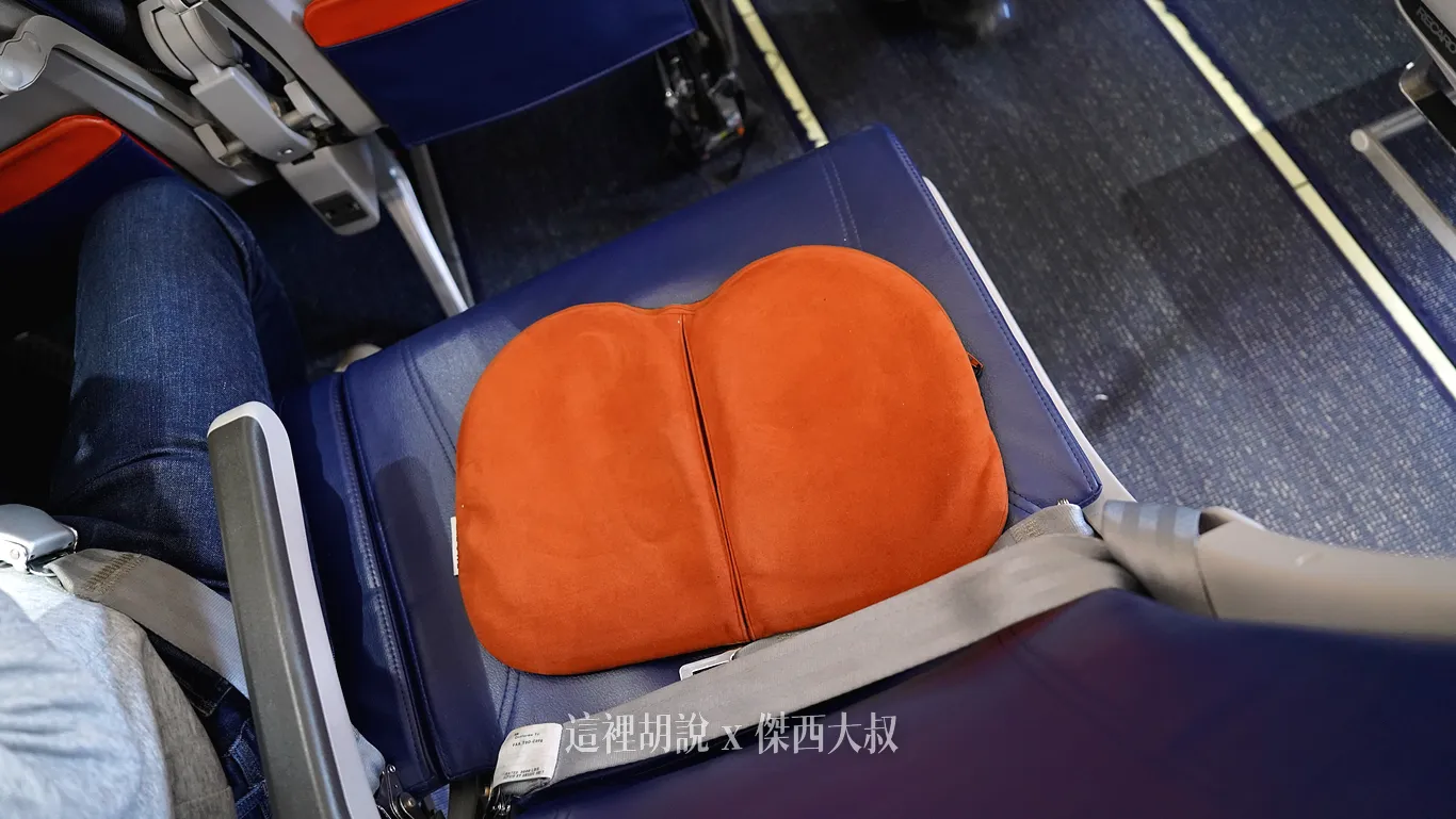 搭乘虎航（又放反了）