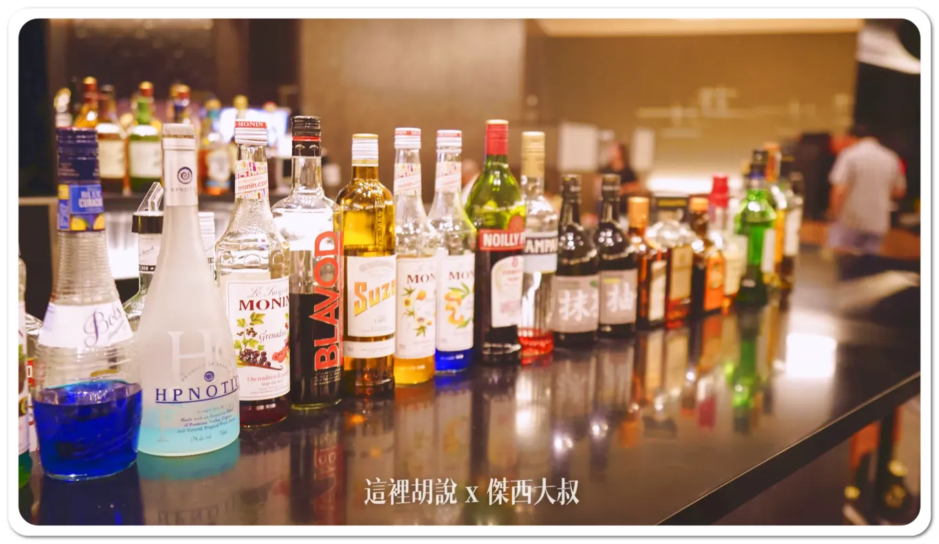 晚上就變成酒吧喝酒不開車 開車不喝酒 未滿十八歲請勿飲酒日本:禁止未滿20歲的人飲酒及購買酒精飲料 晚上就變成酒吧喝酒不開車 開車不喝酒 未滿十八歲請勿飲酒日本:禁止未滿20歲的人飲酒及購買酒精飲料