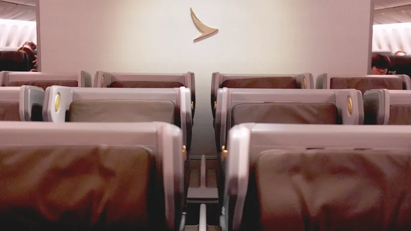 Cathay Pacific 2024 new Premium Economy Flight Review 777-300ER(77J) - 這裡胡說 JL TALKS