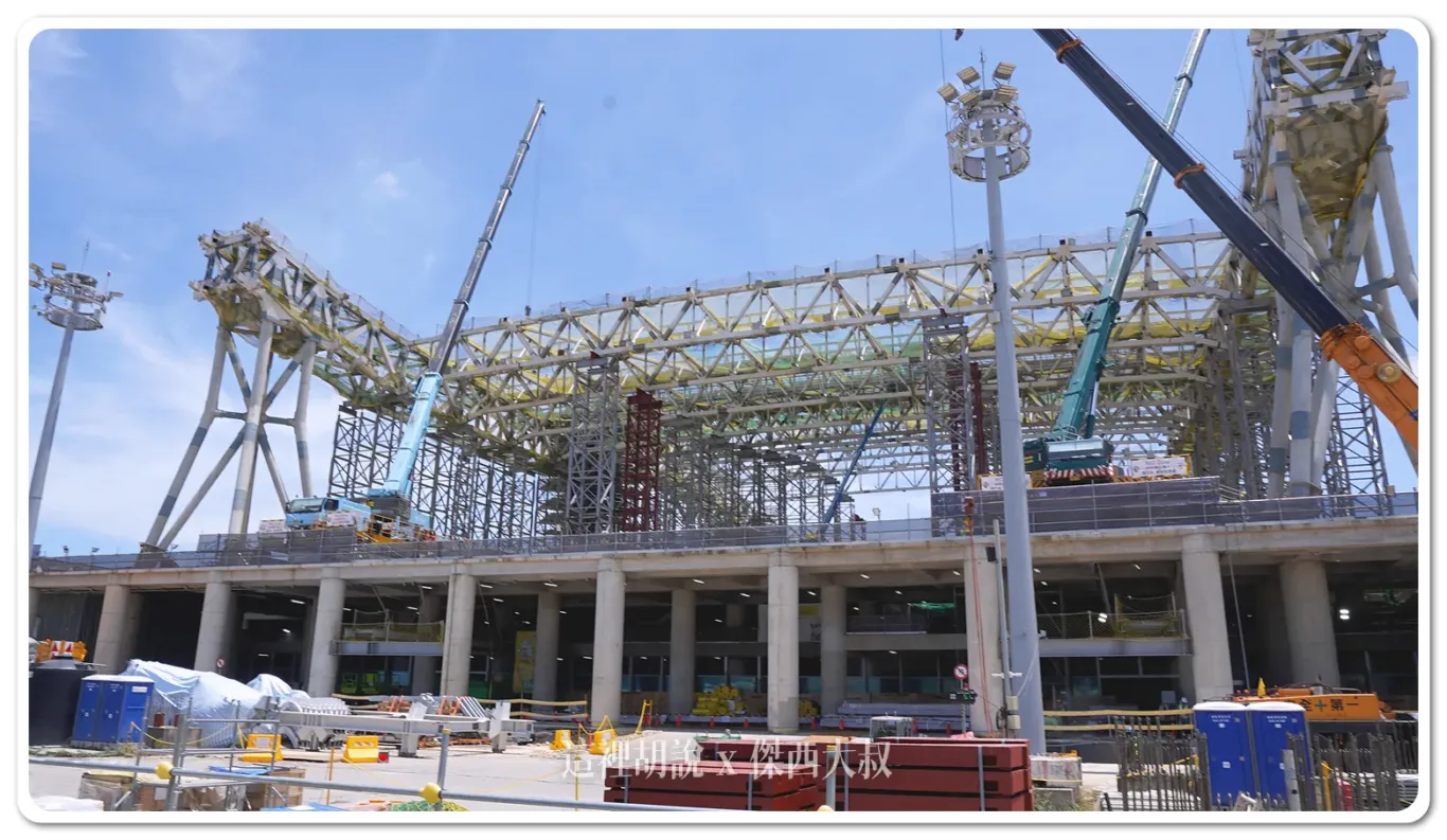 桃園機場第三航廈本體建築 吊掛當中的雲頂天花 2024-07 歷史記錄：北廊廳