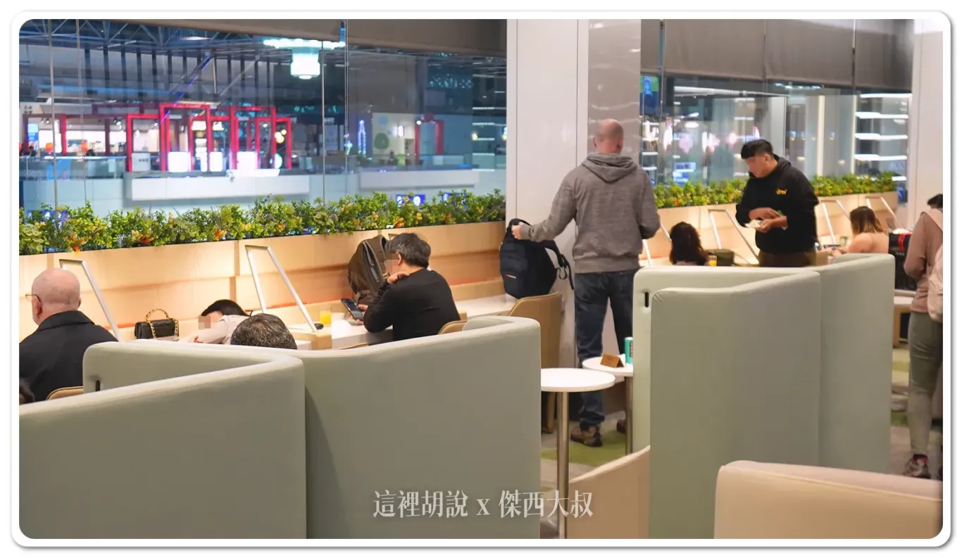 長榮航空貴賓室 桃園機場  2024全新改裝 The Infinity 商務艙專用：貴賓室環境
