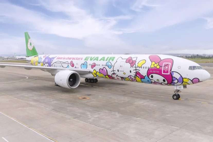 長榮航空今年度第三台Hello Kitty彩繪機「糖果機」壓軸登場 六台彩繪機全部到齊 - 這裡胡說 JL TALKS 長榮航空今年度第三台Hello Kitty彩繪機「糖果機」壓軸登場 六台彩繪機全部到齊 - 這裡胡說 JL TALKS