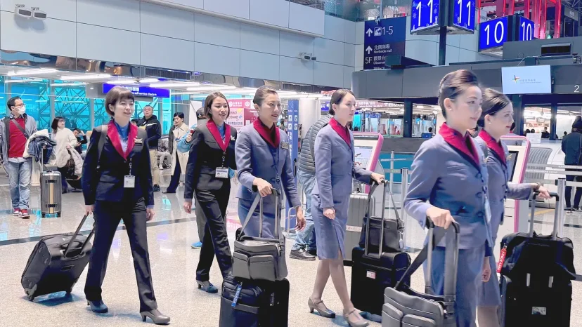 華航空地勤人員 女性褲裝制服今日上線 - 這裡胡說 JL TALKS 華航空地勤人員 女性褲裝制服今日上線 - 這裡胡說 JL TALKS