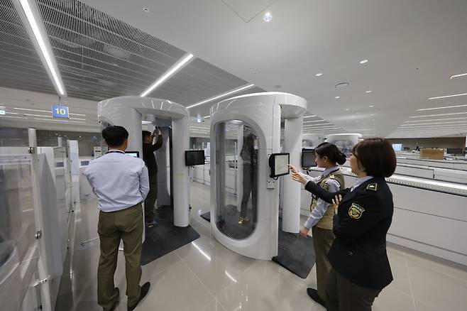 圖片來源韓國機場公社毫米波人體安檢儀2018年啟用第二航廈時候的新聞稿照片
