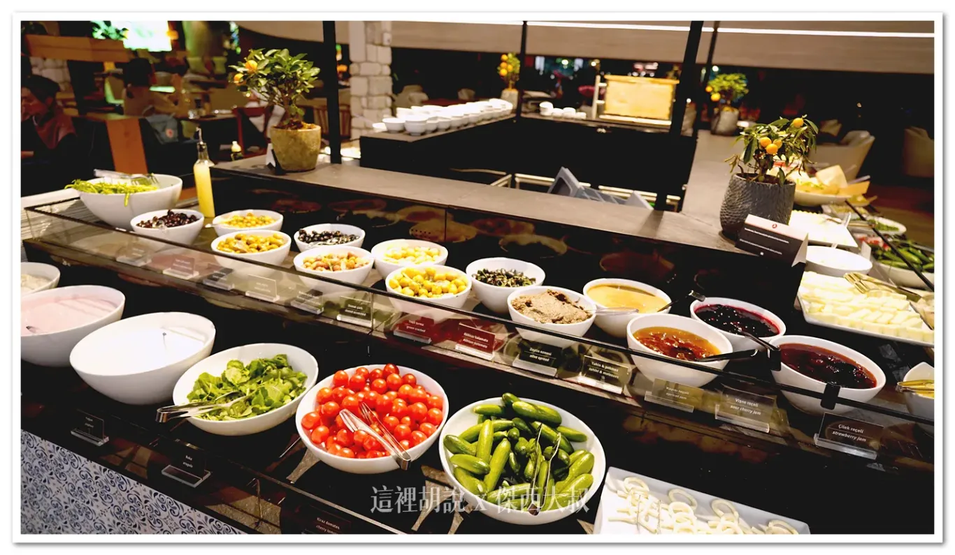 土耳其航空 伊斯坦堡機場的金卡貴賓室 接近C1登機門：餐食區域