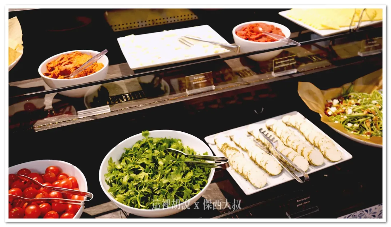 土耳其航空 伊斯坦堡機場的金卡貴賓室 接近C1登機門：餐食區域