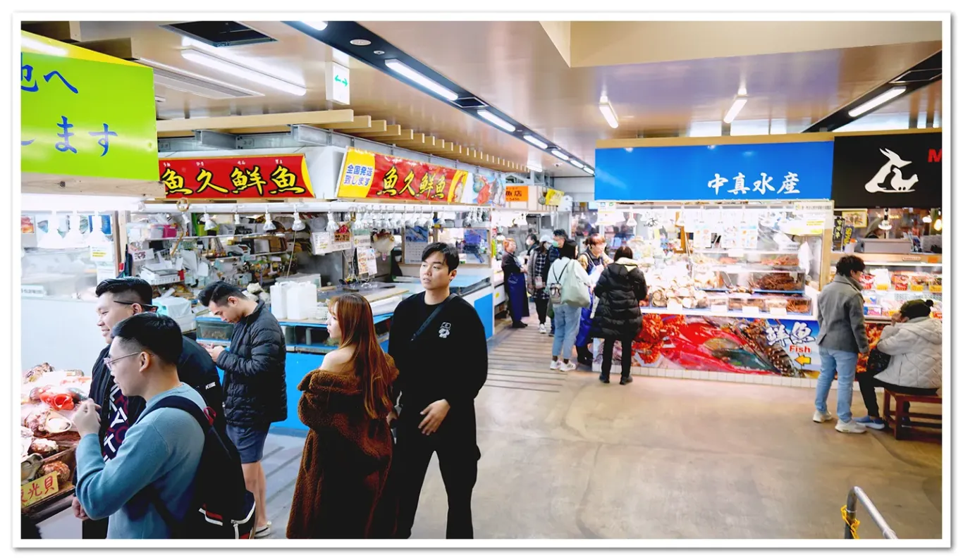 那霸 第一牧志公設市場 一樓現點海產 這次吃中真海產 點餐流程 二樓代客料理 - 這裡胡說 JL TALKS