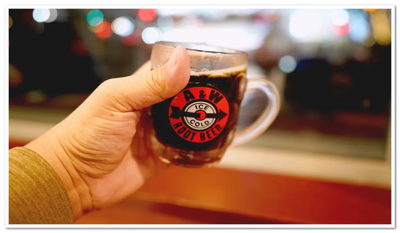 因為可以續杯，傑西就點最小杯