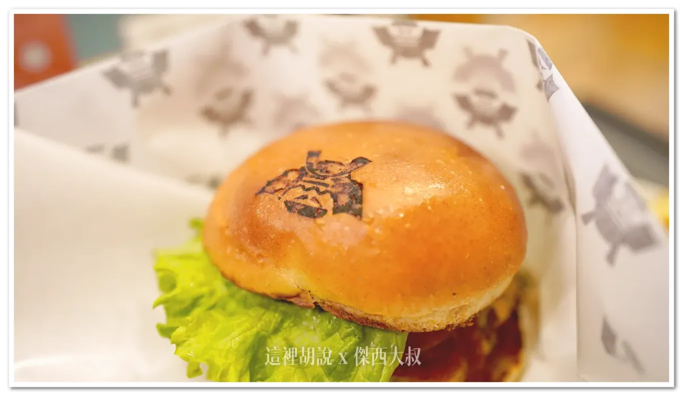 北海道札幌薄野 和牛漢堡 SHOGUN BURGER（將軍漢堡） 薄野店 限定羊肉漢堡 賣完為止：起司漢堡
