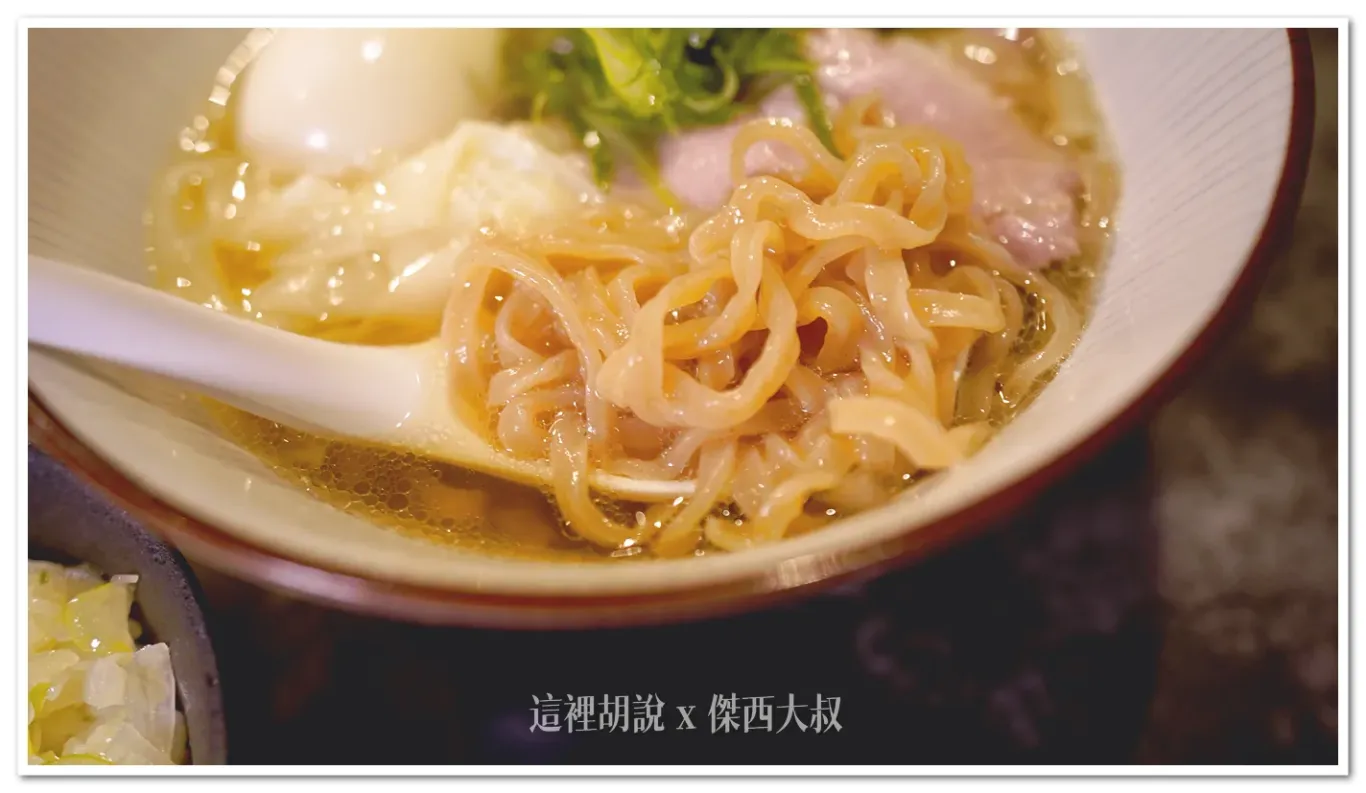 使用的麵條是中華蕎麥麵