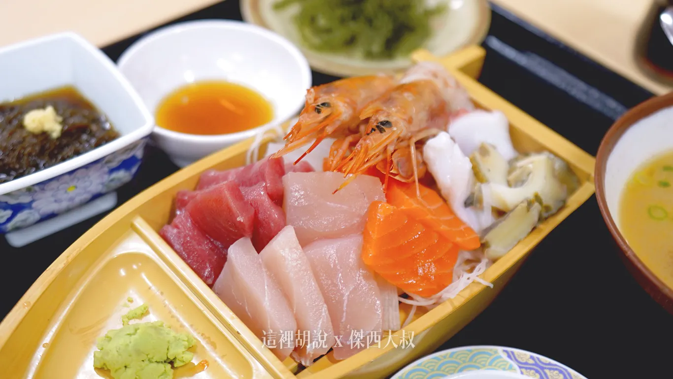 生魚片的部分則是有鮪魚、旗魚、鮭魚、